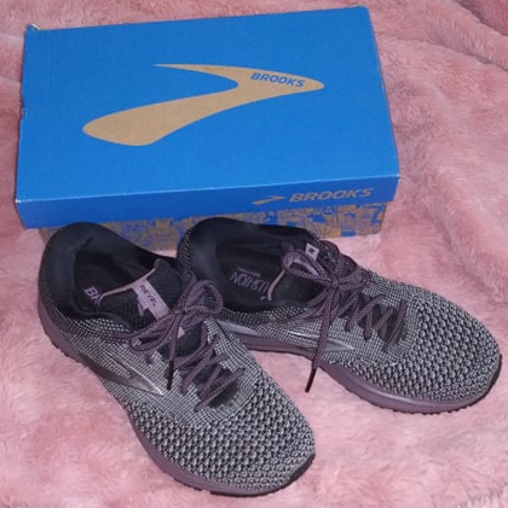 BROOKS REVEL RUNNING SHOES